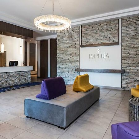 Imperia Hôtel et Suites Terrebonne Extérieur photo