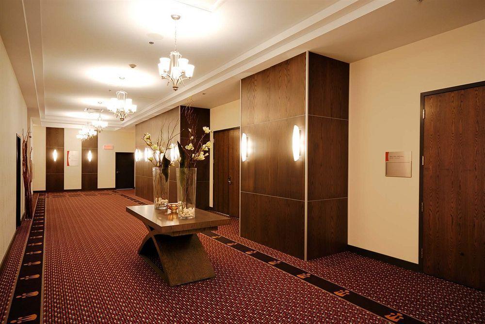 Imperia Hôtel et Suites Terrebonne Extérieur photo