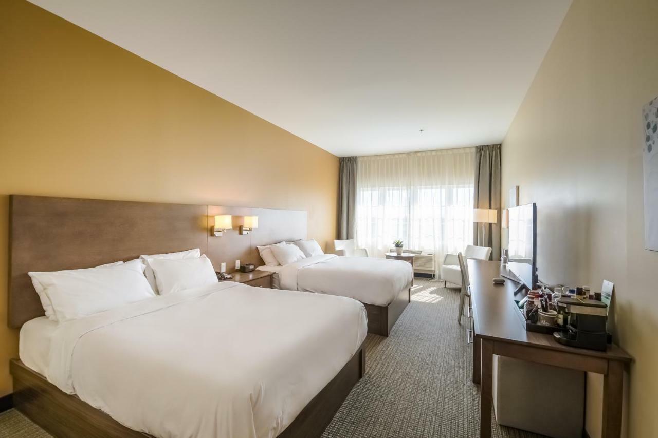 Imperia Hôtel et Suites Terrebonne Extérieur photo